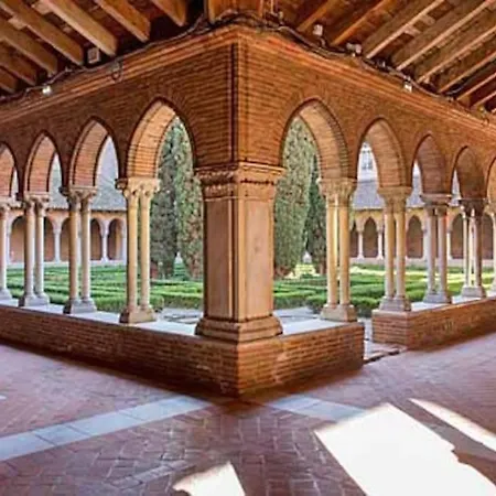 Le Pique De Falguiere - Centre - Gare - Netflix